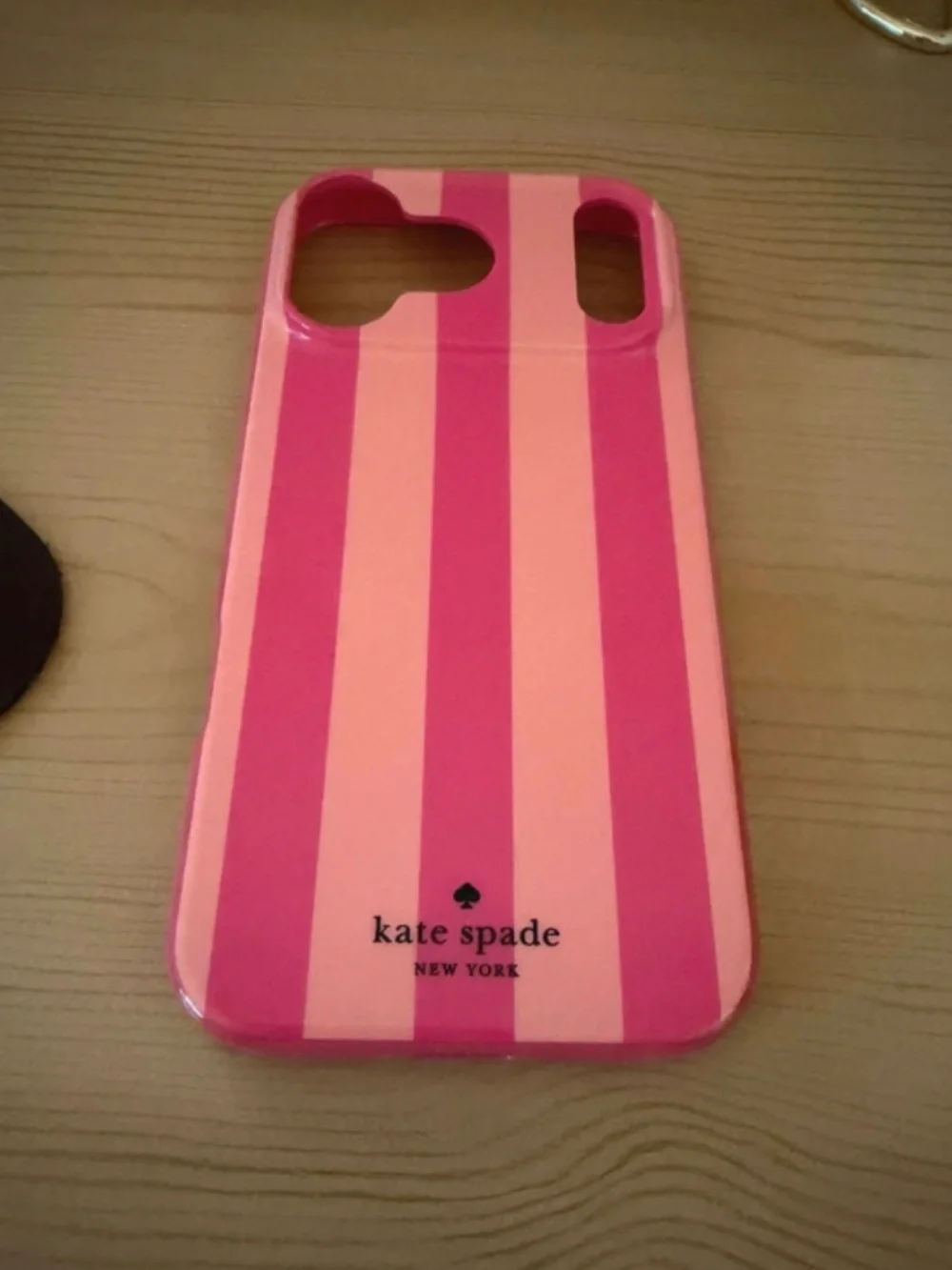 Kate spade iPhone 17 pro max case